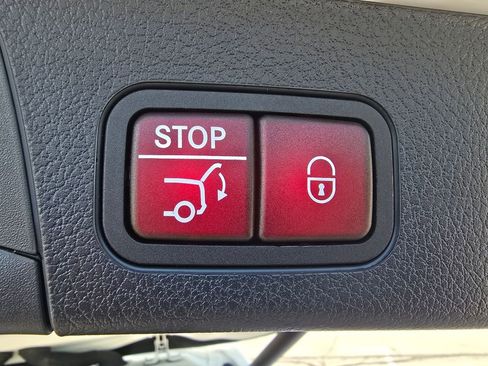 Certified 2024 Mercedes-Benz GLB 250 4MATIC image 20