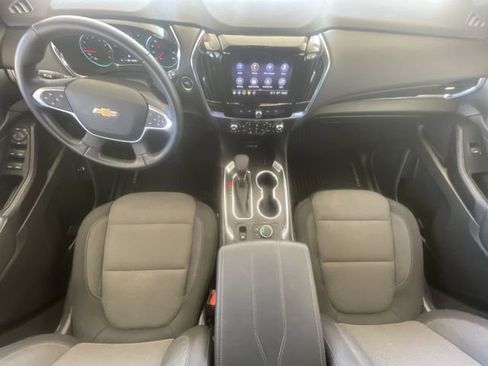 Used 2023 Chevrolet Traverse LT FWD image 19