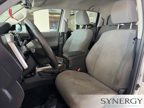 Used 2019 Toyota Tacoma SR5 RWD image 22