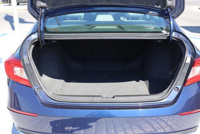 Used 2018 Honda Accord EX image 9