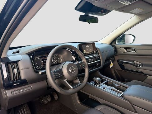 New 2025 Nissan Pathfinder SV w/ Cargo Package image 2