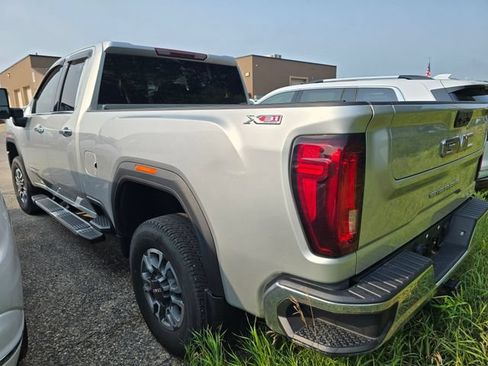 Used 2022 GMC Sierra 2500 SLT w/ X31 Off-Road Package AWD/4WD image 5