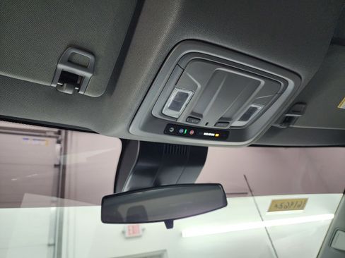 Used 2024 Chevrolet Silverado 3500 LT w/ Convenience Package image 12