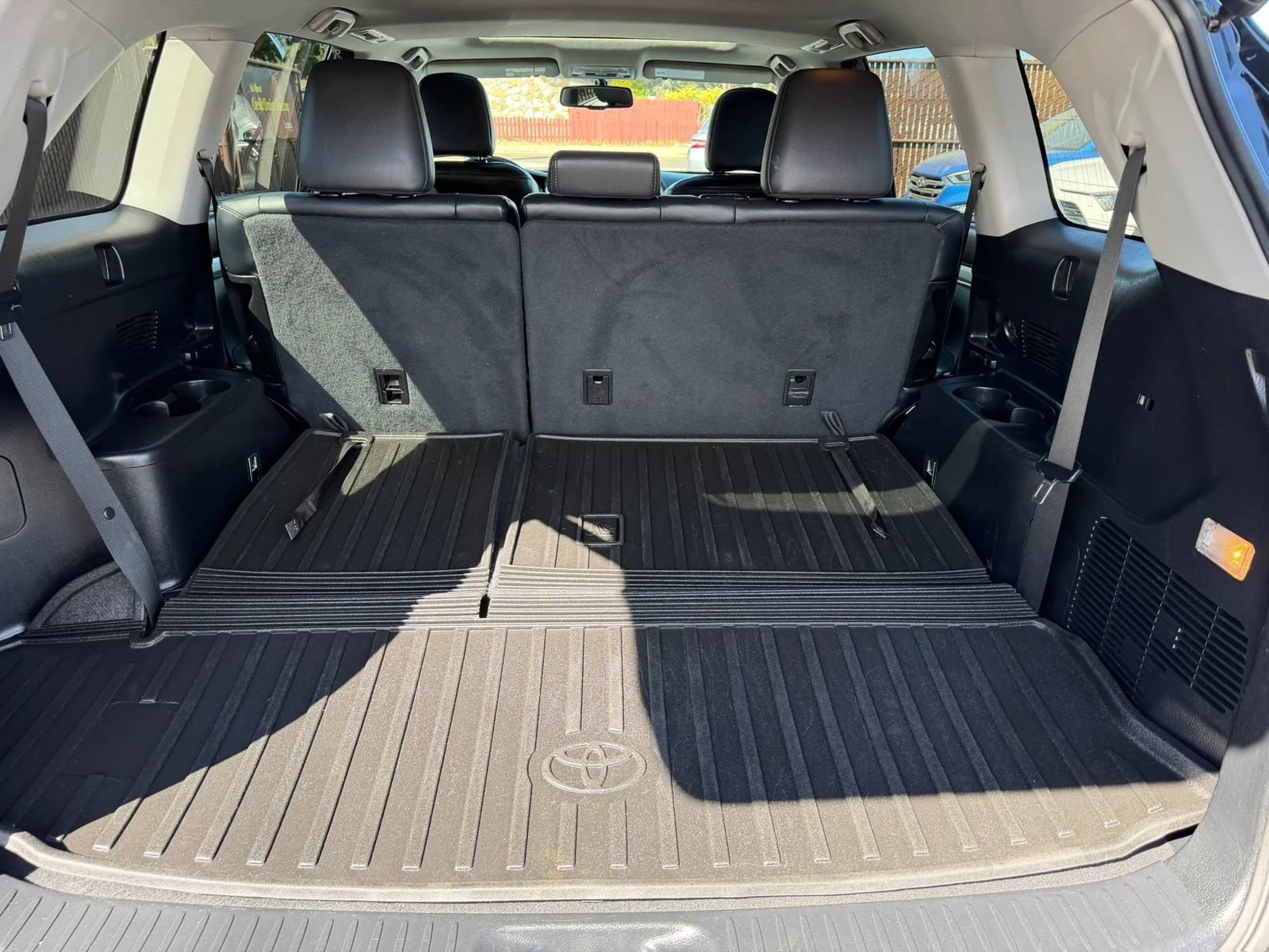 Used 2015 Toyota Highlander XLE AWD/4WD image 12