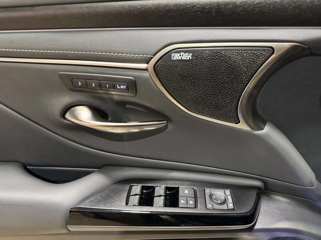 Used 2025 Lexus ES 300h w/ Accessory Package (Z2) FWD image 19