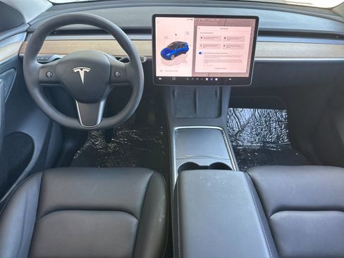 Used 2024 Tesla Model Y Long Range AWD/4WD image 13