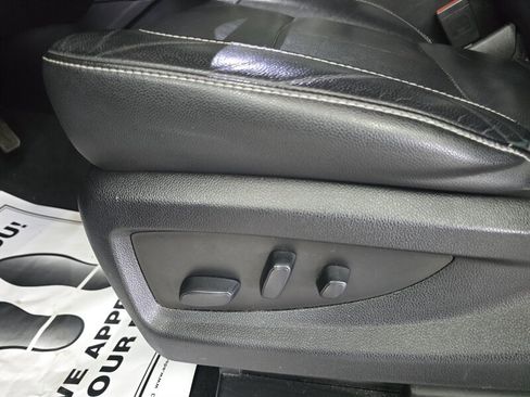 Used 2020 Chevrolet Suburban LT image 20