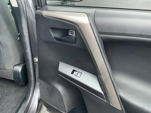 Used 2018 Toyota RAV4 LE w/ All Weather Liner Package AWD/4WD image 33