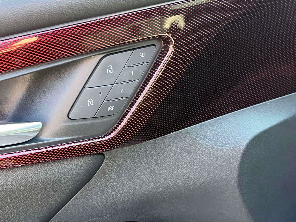 Used 2024 Chevrolet Traverse RS FWD image 16