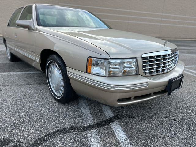 Used 1998 Cadillac De Ville FWD image 3
