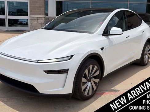Used 2026 Tesla Model Y Long Range AWD/4WD image 1