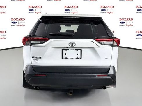 Used 2022 Toyota RAV4 LE FWD image 7