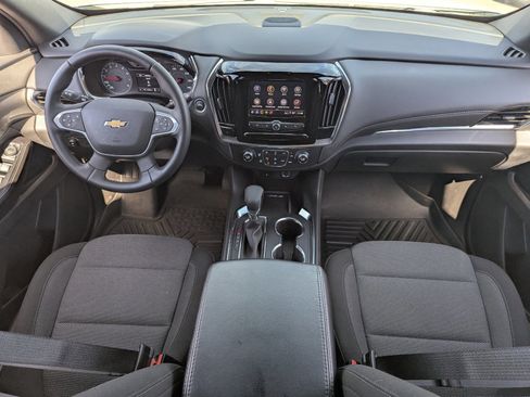 Used 2023 Chevrolet Traverse LT image 15