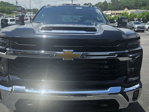 New 2026 Chevrolet Silverado 3500 LT w/ Convenience Package AWD/4WD image 3