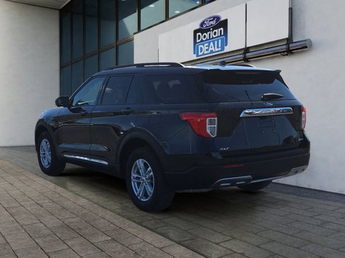 Used 2023 Ford Explorer XLT w/ Equipment Group 202A image 5