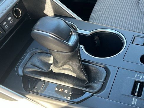 Used 2023 Toyota Highlander LE image 15