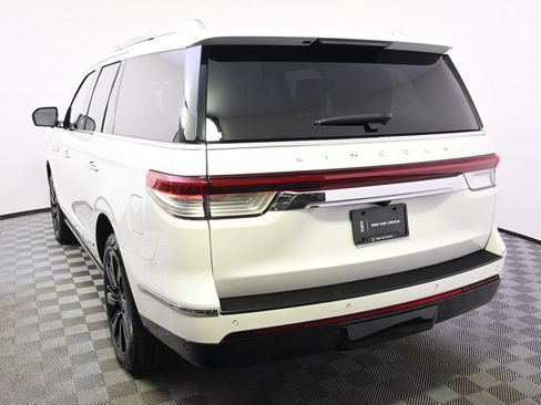 Used 2022 Lincoln Navigator Reserve AWD/4WD image 4