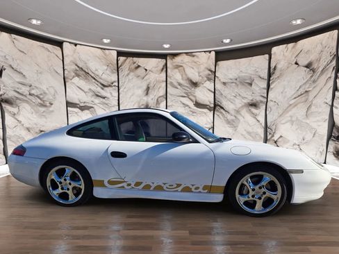 Used 2001 Porsche 911 Carrera 4 image 4
