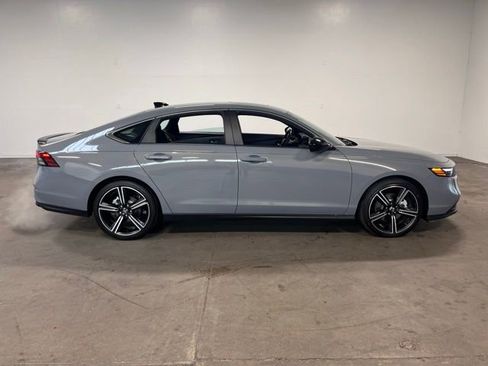 Used 2024 Honda Accord Sport image 2