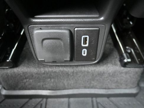 Used 2025 Chevrolet TrailBlazer LT w/ Convenience Package FWD image 24