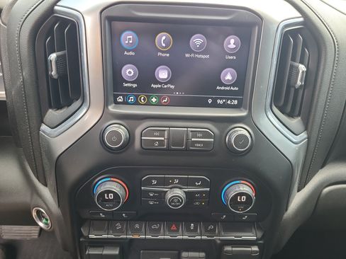 Used 2019 Chevrolet Silverado 1500 LT Trail Boss AWD/4WD image 18