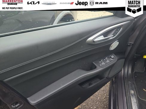 Used 2024 Alfa Romeo Giulia Ti AWD/4WD image 18