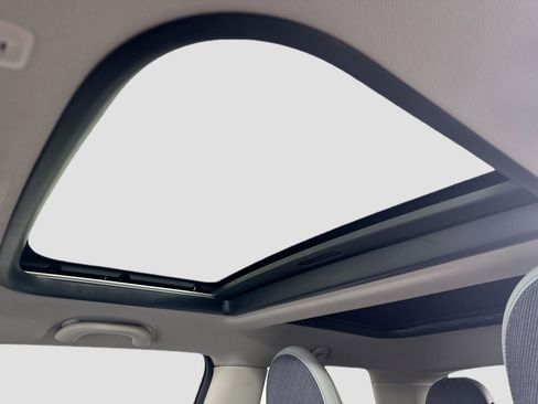 Certified 2025 MINI Cooper 2-Door Hardtop image 22