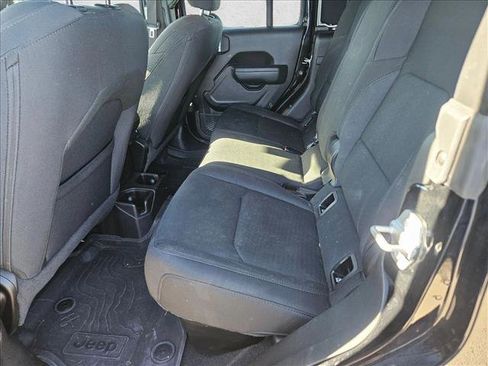 Used 2022 Jeep Gladiator Willys image 8