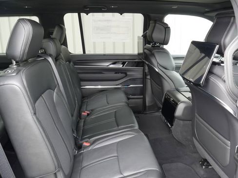 New 2026 Jeep Grand Wagoneer Summit AWD/4WD image 33