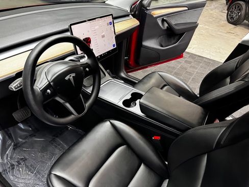 Used 2024 Tesla Model Y Long Range image 32