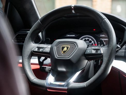Used 2020 Lamborghini Urus AWD/4WD image 38