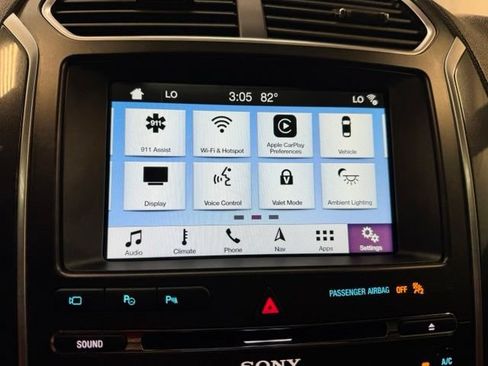 Used 2018 Ford Explorer Limited w/ Equipment Group 301A AWD/4WD image 22