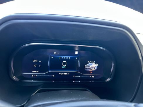 Used 2023 Chevrolet Suburban RST image 8