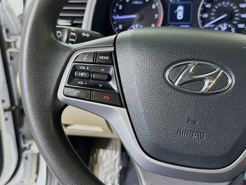Used 2018 Hyundai Elantra SEL image 14