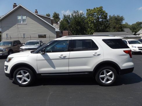 Used 2016 Ford Explorer XLT AWD/4WD image 11