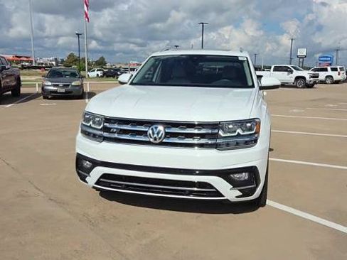 Used 2019 Volkswagen Atlas SEL R-Line AWD/4WD image 3