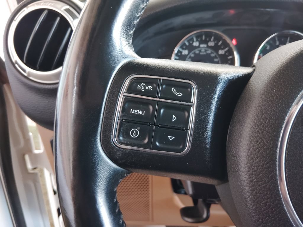 Used 2016 Jeep Wrangler Unlimited Rubicon w/ Connectivity Group AWD/4WD image 26