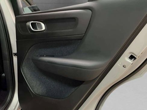 Used 2025 Volvo XC40 B5 Core image 73