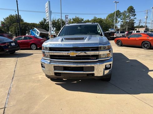 Used 2018 Chevrolet Silverado 2500 LTZ w/ Duramax Plus Package AWD/4WD image 4