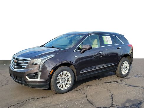 Used 2018 Cadillac XT5 FWD image 3