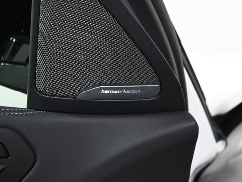 New 2026 BMW X6 xDrive40i w/ Climate Comfort Package image 29