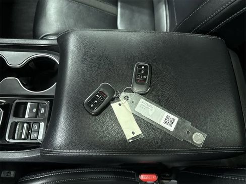 Used 2024 Honda Pilot Touring image 35