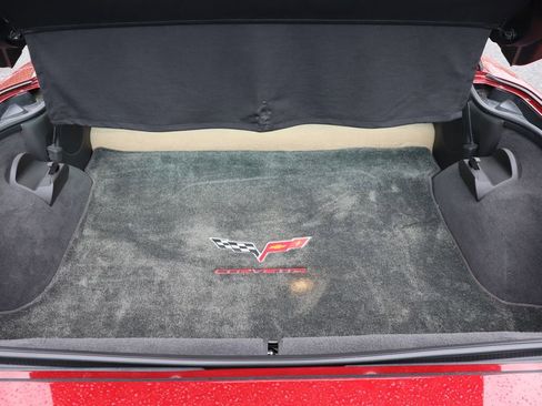 Used 2007 Chevrolet Corvette Coupe w/ Performance Package RWD image 21