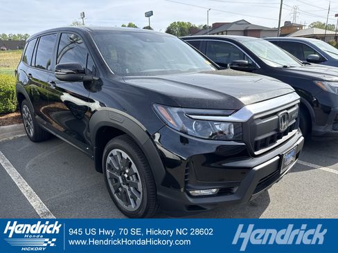 Used 2025 Honda Passport EX-L image 1