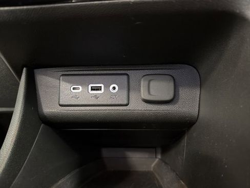 Certified 2021 Buick Encore GX Preferred w/ Sport Touring Package FWD image 25