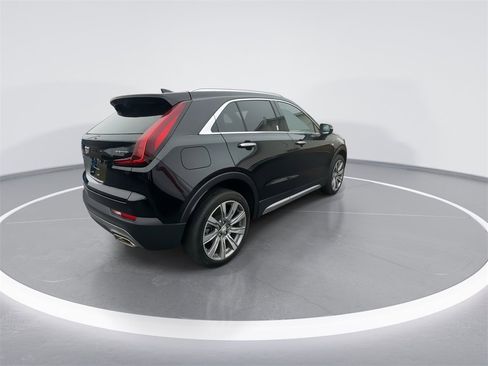 Used 2023 Cadillac XT4 Premium Luxury image 8