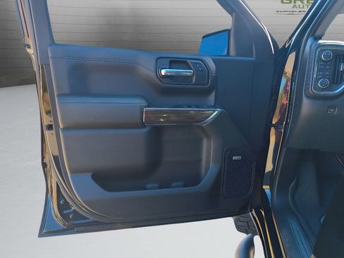 Used 2020 Chevrolet Silverado 1500 LT Trail Boss image 17