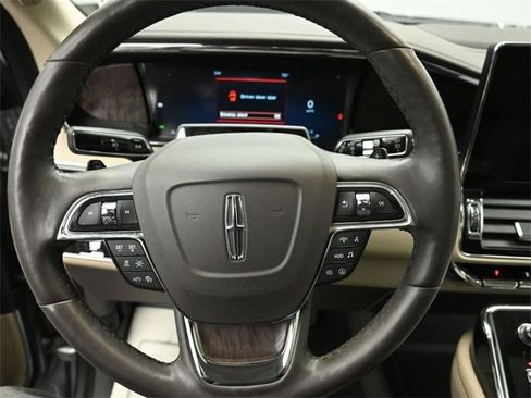 Used 2022 Lincoln Navigator Reserve image 14