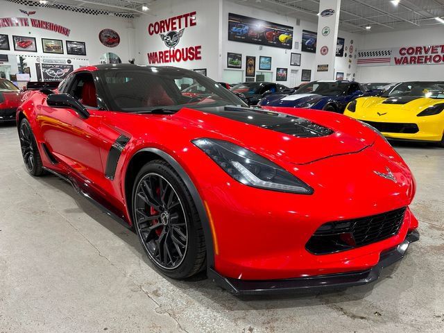 Used 2015 Chevrolet Corvette Z06 w/ 3LZ Preferred Equipment Group RWD image 4