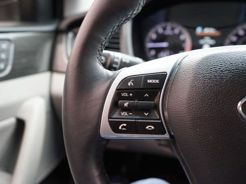 Used 2019 Hyundai Sonata Limited image 12